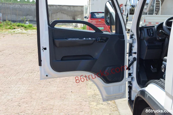 Forland Linghang S1 1.5L Gasoline 136hp 4X2(6 wheels) Landai 6-speed 2.7m Double-row Flatbed Mini Truck Cab (2) | 86Trucks