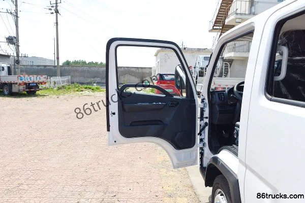 Forland Linghang S1 1.5L Gasoline 136hp 4X2(6 wheels) Landai 6-speed 2.7m Double-row Flatbed Mini Truck Cab (1) | 86Trucks