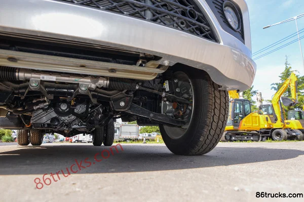 Foton Xiangling V2 Basic 1.6L 122hp 4X2(6 wheels) Gasoline 3.3m Single Row Stake Truck Chassis (3) | 86Trucks