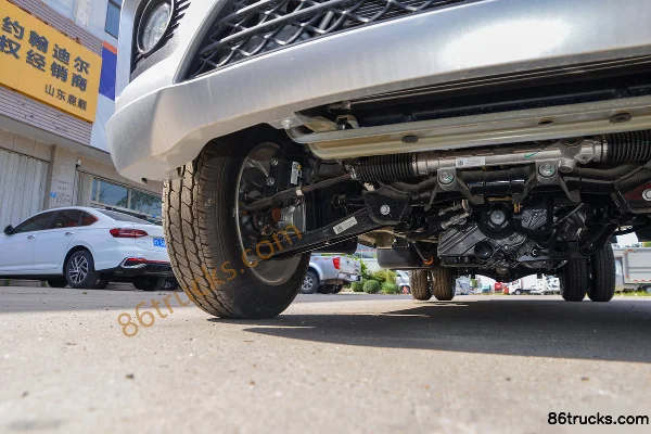 Foton Xiangling V2 Basic 1.6L 122hp 4X2(6 wheels) Gasoline 3.3m Single Row Stake Truck Chassis (2) | 86Trucks