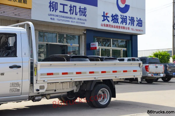 Foton Xiangling V2 Basic 1.6L 122hp 4X2(6 wheels) Gasoline 3.3m Single Row Stake Truck Body (1) | 86Trucks