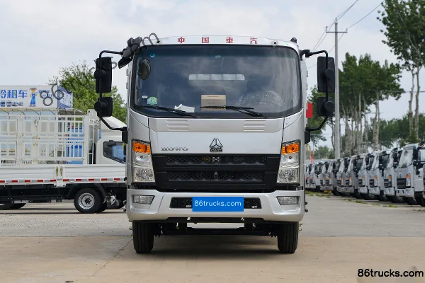 Sinotruk HOWO Hanjiang M 145 hp 4X2(6 wheels) 3.65m single-row cage cargo light truck (WLY 8-speed) Exterior (2) | 86Trucks