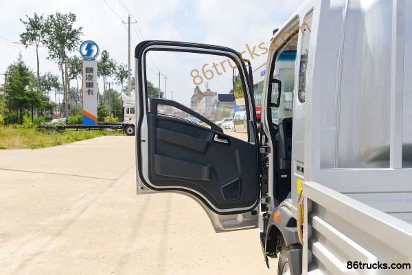 Sinotruk HOWO Hanjiang M2 2.3L diesel 148 ch 4X2(6 roues) WLY 5 vitesses camion porteur plateau 4,15 m monoplace Cabine (1) | 86Trucks