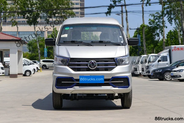 Dongfeng W08 Luxury Edition 1.6L Gasoline 123hp 4X2(6 wheels) Mengwo 5-Speed Single Rear Tire 2.5m Double Row Flatbed Mini Truck Exterior (2