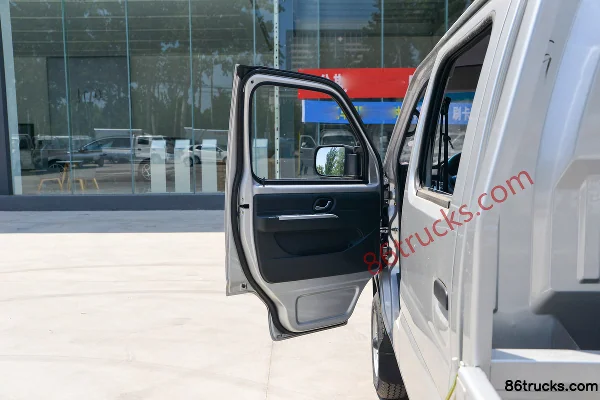 Dongfeng W08 Luxury Edition 1.6L Gasoline 123hp 4X2(6 wheels) Mengwo 5-Speed Single Rear Tire 2.5m Double Row Flatbed Mini Truck Cab (1) | 8