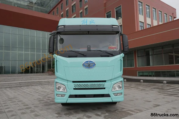 FAW Jiefang Qingdao JH6 6X4(10 wheels) Pure Electric Tractor Truck Yiwei 447.39kWh Exterior (2) | 86Trucks