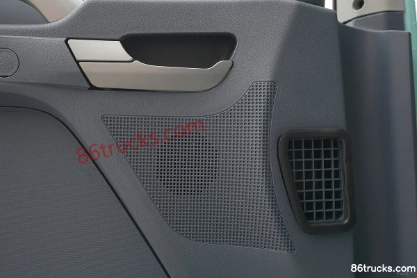 FAW Jiefang Qingdao JH6 6X4(10 wheels) Pure Electric Tractor Truck Yiwei 447.39kWh Cab (3) | 86Trucks