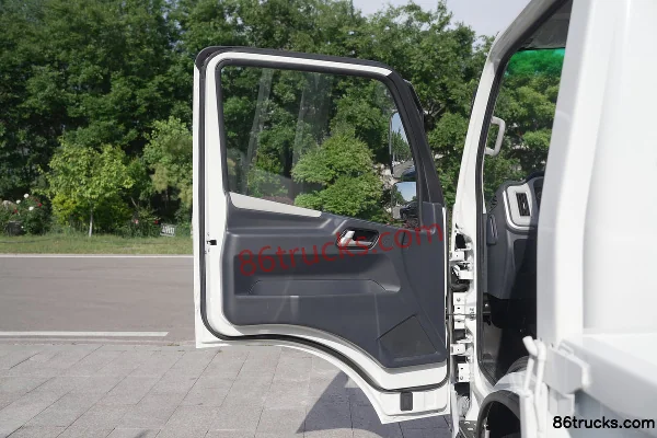 Feidi MV3 2L CNG 122hp 4X2(6 wheels) WLY 5-speed 4.15m single-row flatbed light truck Cab (2) | 86Trucks