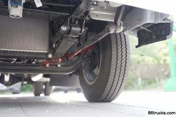 Feidi MV3 2L CNG 122hp 4X2(6 wheels) WLY 5-speed 4.15m single-row flatbed light truck Chassis (3) | 86Trucks