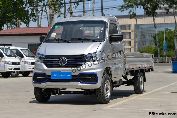 Dongfeng W08 1.2L Gasoline 91hp 4X2(6 wheels) 5-Speed 3.05m Single Row Flatbed Light Truck (New Interior) Exterior (3) | 86Trucks