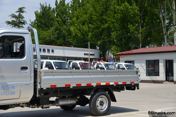 Dongfeng W08 1.2L Gasoline 91hp 4X2(6 wheels) 5-Speed 3.05m Single Row Flatbed Light Truck (New Interior) Body (1) | 86Trucks