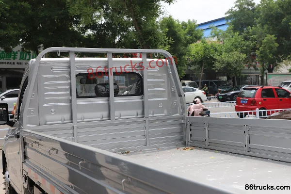 Lingshi Auto Gold Truck 2026 model 3.8m single-row electric flatbed micro truck CATL 70.59kWh 4X2(6 wheels) Body (1) | 86Trucks