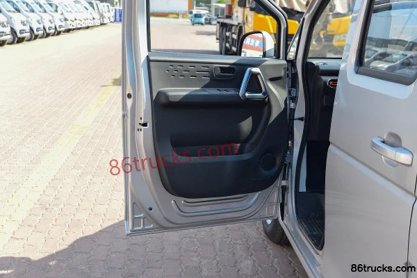 Dongfeng T7 1,6 L essence 122 ch 4X2(6 roues) 3,19 m camionnette de vente à cabine simple (2) | 86Trucks
