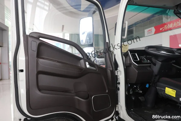 JAC Junling A6 2.5L Diesel 170hp 4X2(6 wheels) Fast Gear 8-speed 4.18m Single Row Flatbed Light Truck Cab (3) | 86Trucks