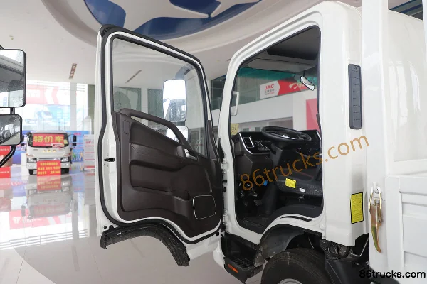 JAC Junling A6 2.5L Diesel 170hp 4X2(6 wheels) Fast Gear 8-speed 4.18m Single Row Flatbed Light Truck Cab (1) | 86Trucks