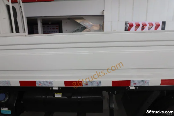 JAC Junling A6 2.5L Diesel 170hp 4X2(6 wheels) Fast Gear 8-speed 4.18m Single Row Flatbed Light Truck Body (3) | 86Trucks