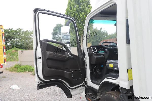 JAC Junling A6 2.5L Diesel 170hp 4X2(6 wheels) Xingrui 6-speed 4.15m single-row van light truck Cab (1) | 86Trucks