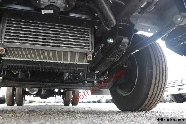 JAC Junling A6 2.5L Diesel 170hp 4X2(6 wheels) Xingrui 6-speed 4.15m single-row van light truck Chassis (3) | 86Trucks