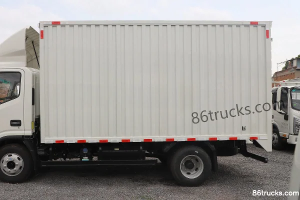 JAC Junling A6 2.5L Diesel 170hp 4X2(6 wheels) Xingrui 6-speed 4.15m single-row van light truck Body (1) | 86Trucks
