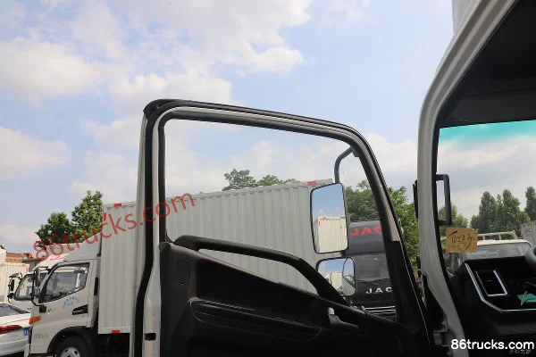 JAC Junling V7 141 hp 4X2(6 wheels) 6.2 m single-row van cargo truck Cab (2) | 86Trucks