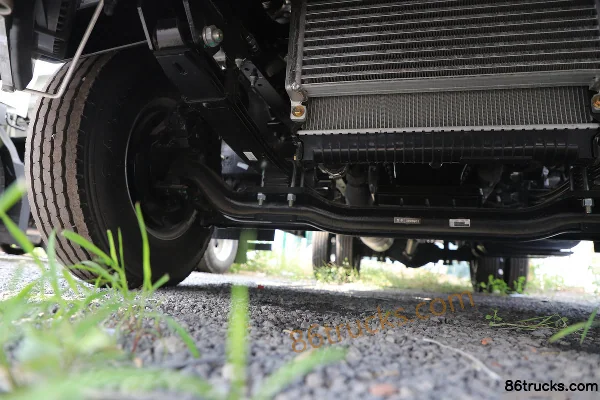 JAC Junling V7 141 hp 4X2(6 wheels) 6.2 m single-row van cargo truck Chassis (2) | 86Trucks