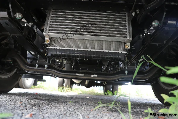 JAC Junling V7 141 hp 4X2(6 wheels) 6.2 m single-row van cargo truck Chassis (1) | 86Trucks