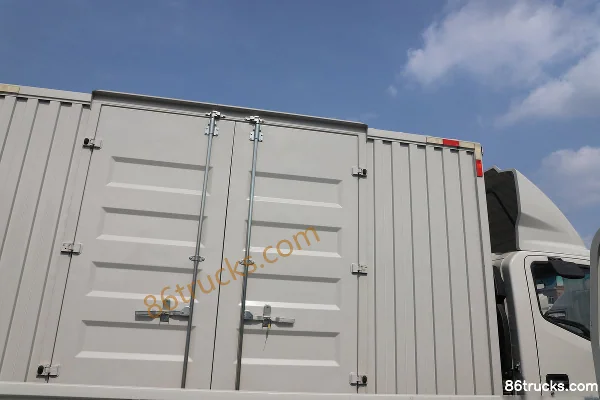 JAC Junling V7 141 hp 4X2(6 wheels) 6.2 m single-row van cargo truck Body (2) | 86Trucks