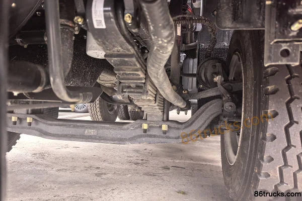 Dongfeng M3V 6.9L Diesel 330hp 6X4(10 wheels) Fast Gear 10-Speed 5.2m Dump Truck Chassis (2) | 86Trucks
