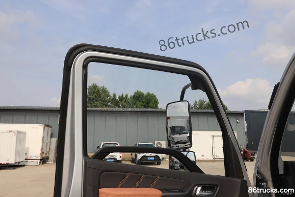 Foton Xin Jieyun Roi du sous-sol 2,5L diesel 155 ch 4X2(6 roues) 6 vitesses 4,17 m cabine simple camion léger plateau (2) | 86Trucks