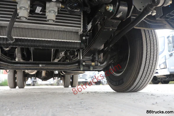 Foton Aoling New Jieyun Youth Invincible Edition 150hp 4X2(6 wheels) 4.14m single-row van light truck Chassis (3) | 86Trucks