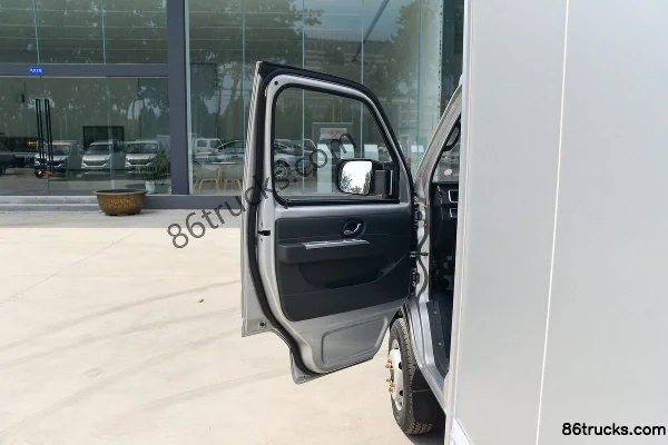 Dongfeng W08 1.6L Gasoline 123 hp 4X2(6 wheels) WLY 5-speed Hydraulic Brake 3.7m Single Row Van Mini Truck Cab (1) | 86Trucks