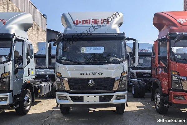 Sinotruk Tongshuai 2.5L Diesel 180 hp 4X2(6 wheels) 12-Speed 4.15m Single Row Flatbed Light Truck Exterior (2) | 86Trucks