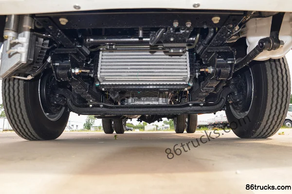 JMC New Shunda Standard Edition 2.5L Diesel 136hp 4X2(6 wheels) WLY 5-Speed 3.7m Single Row Van Light Truck Chassis (1) | 86Trucks