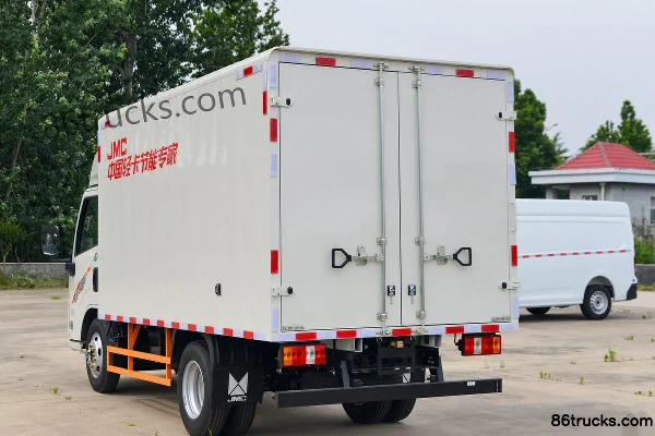 JMC New Shunda Standard Edition 2.5L Diesel 136hp 4X2(6 wheels) WLY 5-Speed 3.7m Single Row Van Light Truck Body (3) | 86Trucks