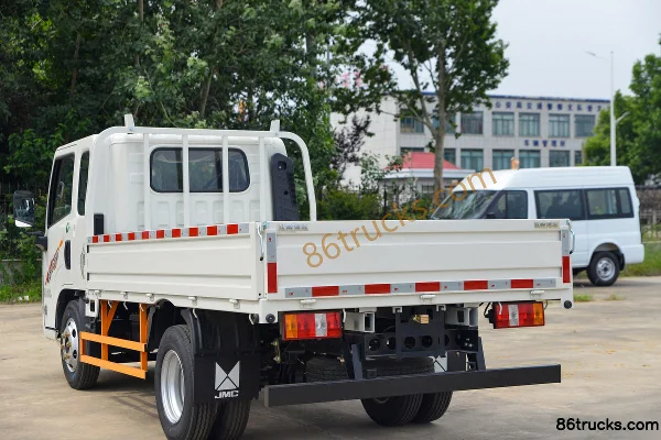 JMC Quanxin Shunda Standard Edition 2.5L Diesel 136 hp 4X2(6 wheels) WLY 5-speed 3.8m Semi-row Flatbed Light Truck Body (2) | 86Trucks