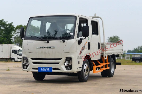JMC New Shunda Small Card Luxury 2.5L Diesel 136hp 4X2(6 wheels) WLY 5-Speed 2.7m Double Row Flatbed Light Truck Exterior (3) | 86Trucks