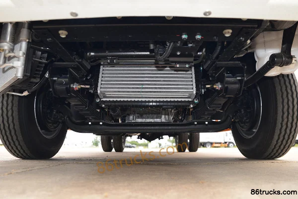 JMC New Shunda Small Card Luxury 2.5L Diesel 136hp 4X2(6 wheels) WLY 5-Speed 2.7m Double Row Flatbed Light Truck Chassis (1) | 86Trucks