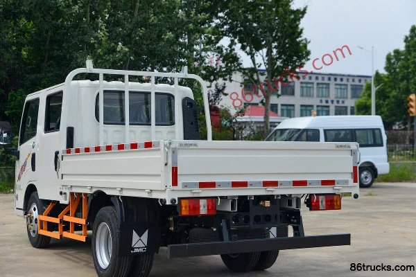JMC New Shunda Small Card Luxury 2.5L Diesel 136hp 4X2(6 wheels) WLY 5-Speed 2.7m Double Row Flatbed Light Truck Body (3) | 86Trucks