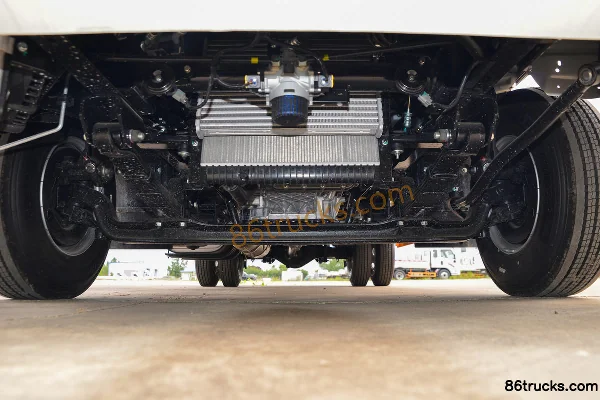 JMC Kaiwei Medium Body 143hp 4X2(6 wheels) 4.2m Single Row Van Light Truck (China VI)(Air Brake) Chassis (1) | 86Trucks