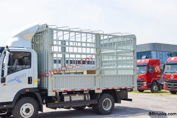 Sinotruk HOWO Tongsai 2.5L Diesel 185hp 4X2(6 wheels) Sinotruk 12-speed 4.15m single-row cage-type light truck Body (1) | 86Trucks