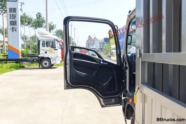 Sinotruk HOWO Hanjiang M 145 hp 4X2(6 wheels) 3.85 m semi-row stake truck Cab (1) | 86Trucks