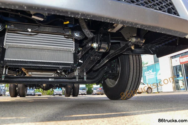 Foton Aumark S1 Series Zhiying Edition 131 hp 4X2(6 wheels) 3.83m Semi-Crew Cab Cargo Truck with Grille Chassis (3) | 86Trucks