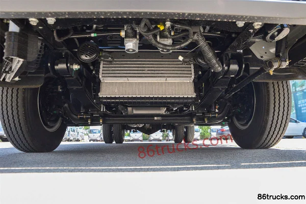 Foton S1 Changying Edition 2.5L Diesel 165 hp 4X2(6 wheels) 6-Speed 4.17m Single Row Flatbed Light Truck Chassis (1) | 86Trucks
