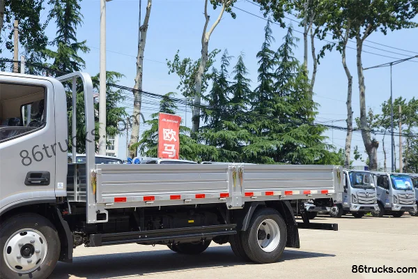 Foton S1 Changying Edition 2.5L Diesel 165 hp 4X2(6 wheels) 6-Speed 4.17m Single Row Flatbed Light Truck Body (1) | 86Trucks