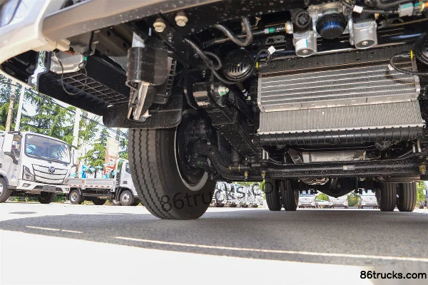 Foton S1 Changying Edition 2.5L Diesel 165 hp 4X2(6 wheels) 8-Speed 3.83m Semi-Row Flatbed Light Truck Chassis (2) | 86Trucks