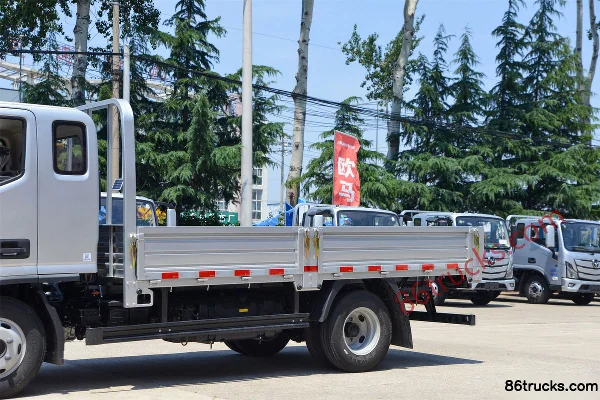 Foton S1 Changying Edition 2.5L Diesel 165 hp 4X2(6 wheels) 8-Speed 3.83m Semi-Row Flatbed Light Truck Body (1) | 86Trucks