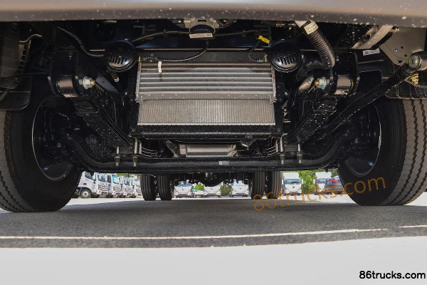 Foton S1 Changying Edition 2.5L Diesel 189 hp 4X2(6 wheels) WLY 6-speed Air Brake 3.83m Semi-row Panel Light Truck Chassis (1) | 86Trucks