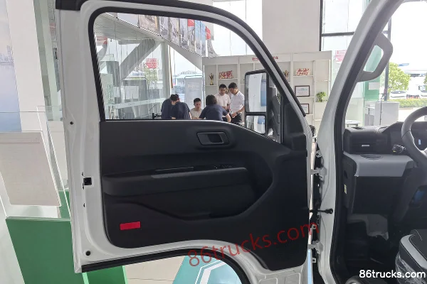 BYDT4 Tech Edition 3.99m Single Row Pure Electric Flatbed Light Truck BYD 62kWh 4X2(6 wheels) Cab (1) | 86Trucks