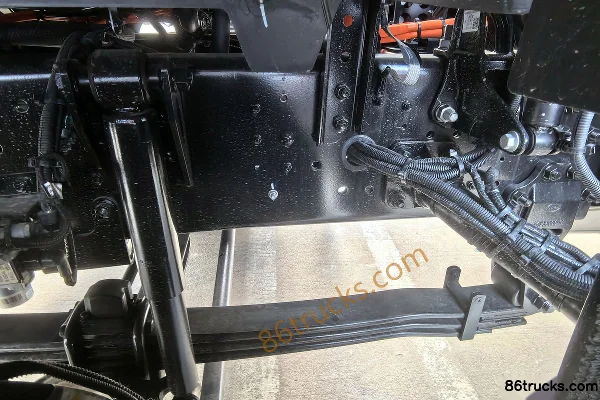 BYD Q3 6X4(10 wheels) Electric Tractor Truck Fudi 452kWh Chassis (3) | 86Trucks