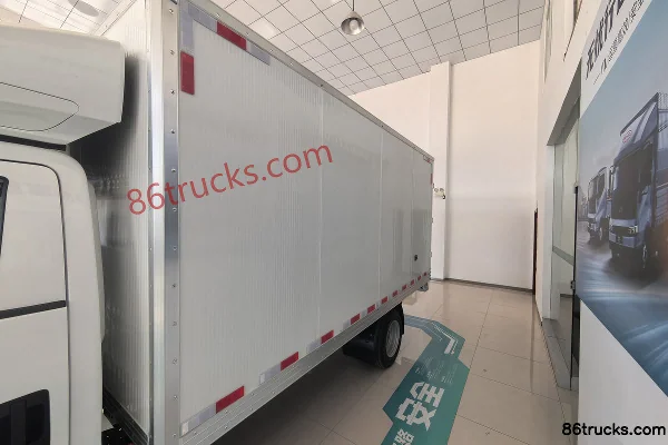 BYD T4 Tech Edition 3.7m Single Row Pure Electric Box Light Truck BYD 62.36kWh 4X2(6 wheels) Body (1) | 86Trucks